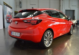 Opel Astra Sitz 06