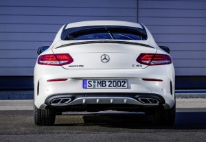 Mercedes-AMG C 43 Coupé, Exterieur: Diamantweiß, Kraftstoffverbrauch (l/100 km) innerorts/außerorts/kombiniert: 10,6/6,2/7,8 CO2-Emissionen kombiniert: 178 g/km exterior: diamond white, Fuel consumption (l/100 km) urban/ex urban/combined: 10.6/6.2/7.8 combined CO2 emissions: 178 g/km